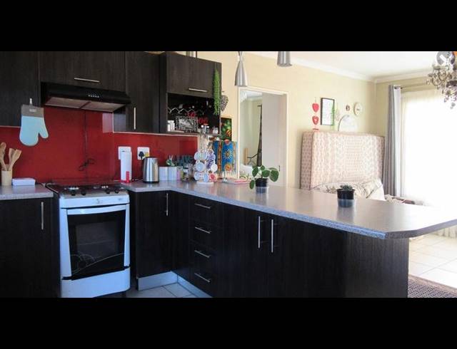 2 BEDROOM APARTMENT FOR SALE IN HONEYPARK